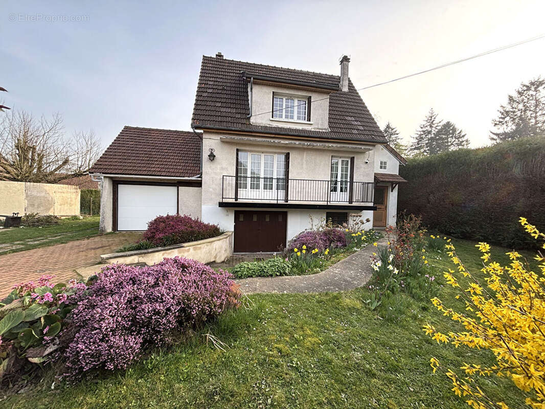 Maison à SAINTE-GENEVIEVE