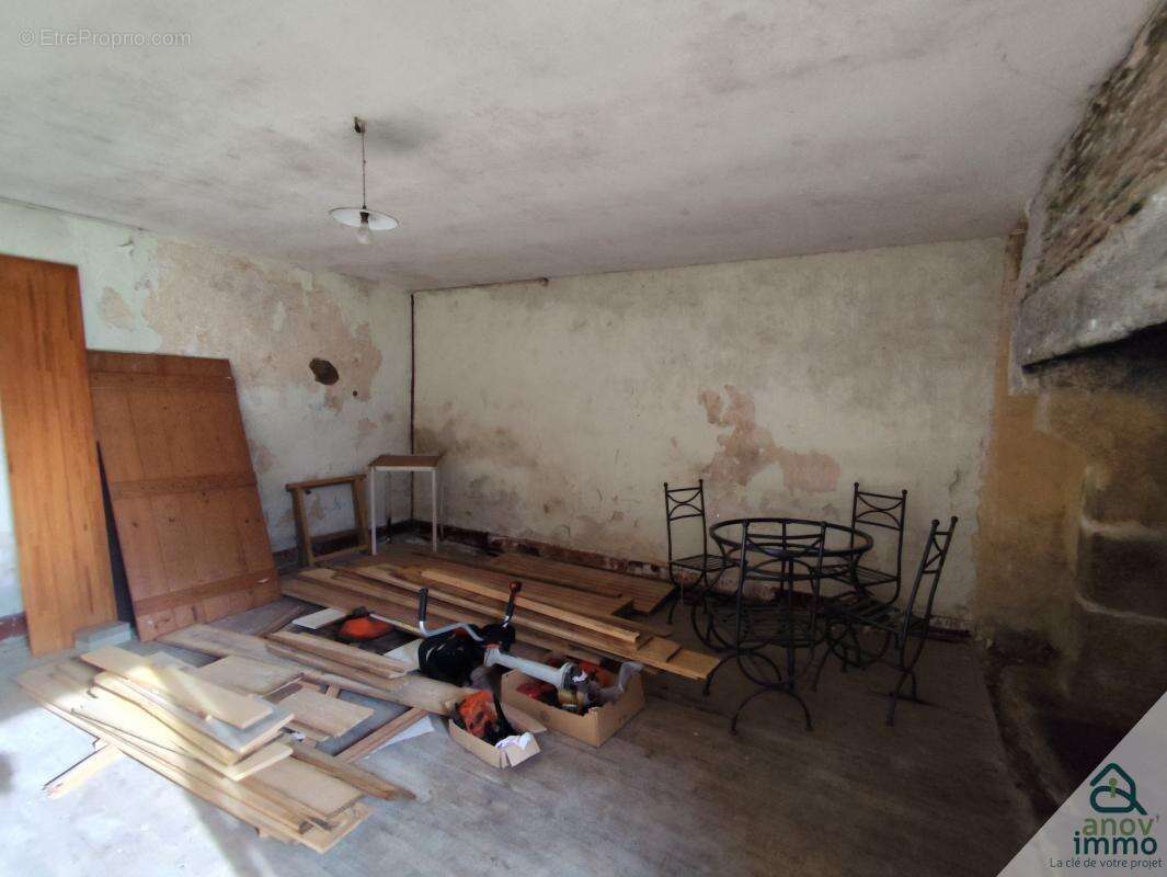 Maison à SAINT-JUNIEN