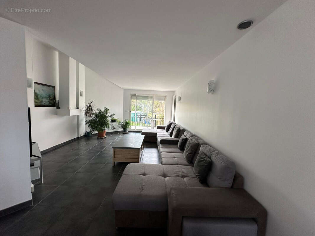 Maison à SAVIGNY-LE-TEMPLE