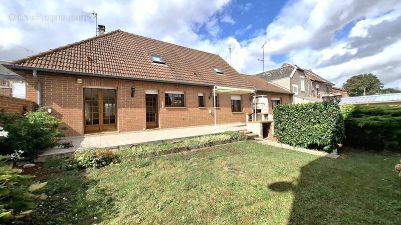 Maison à SAINT-QUENTIN