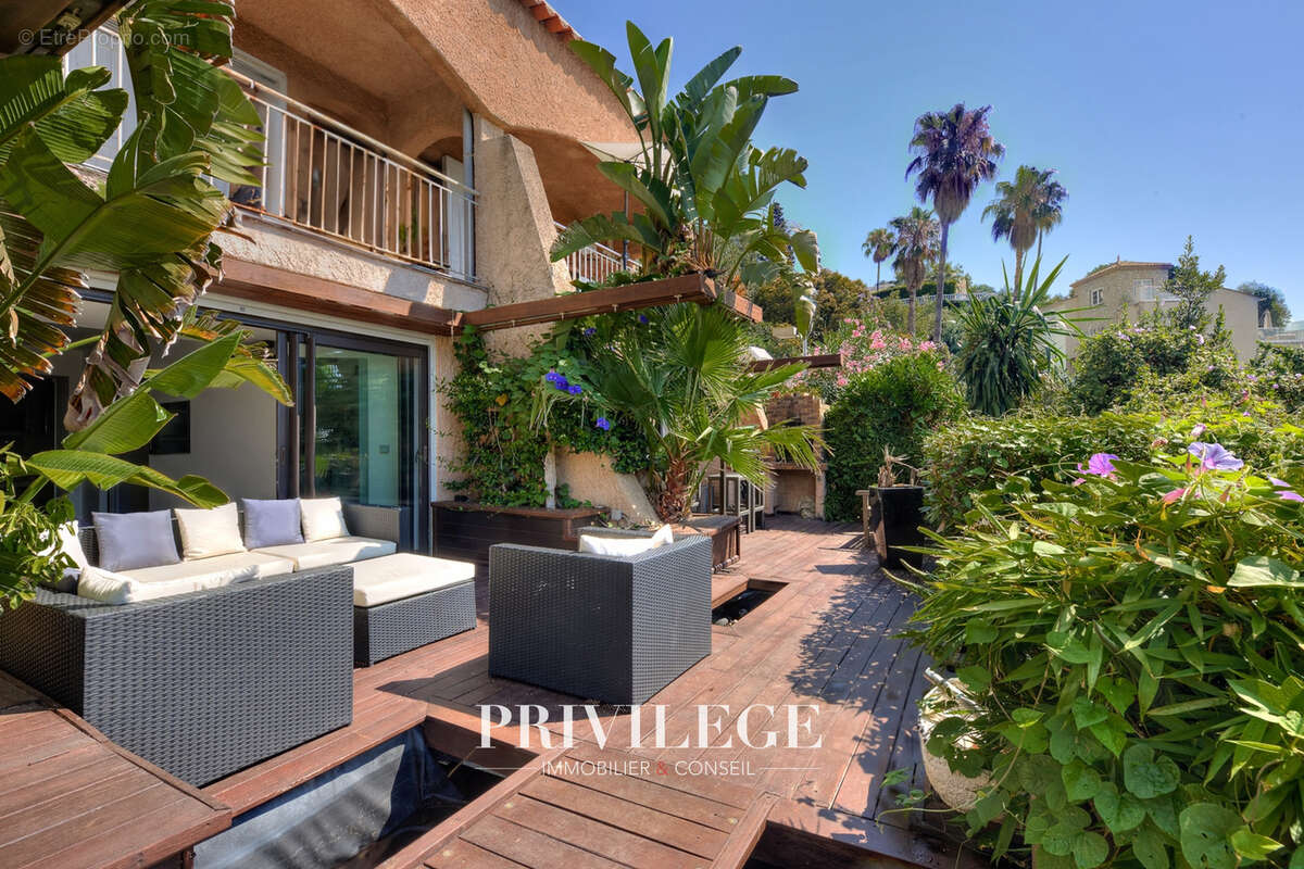 Golfe-Juan — Appartement de 120 m2 avec terrasse plein sud de 65 m2 - photo 3