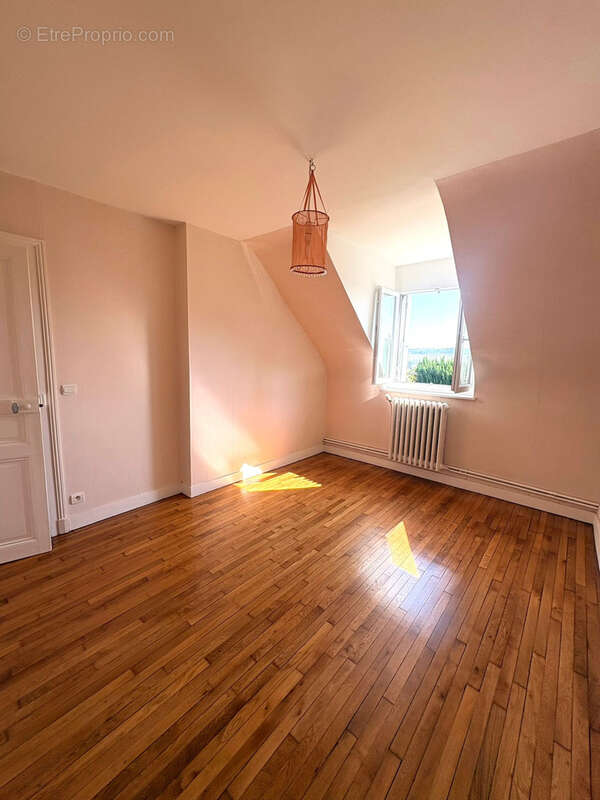 Maison à LUZILLE