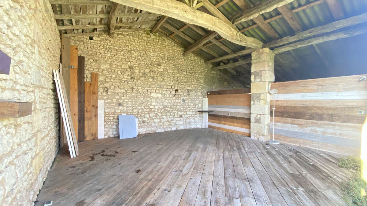 Maison à CHENAC-SAINT-SEURIN-D&#039;UZET