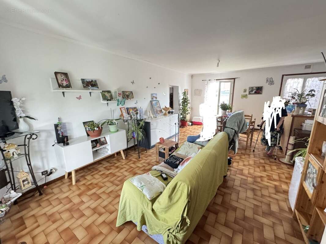 Maison 86 m² à Saintes  - photo 3