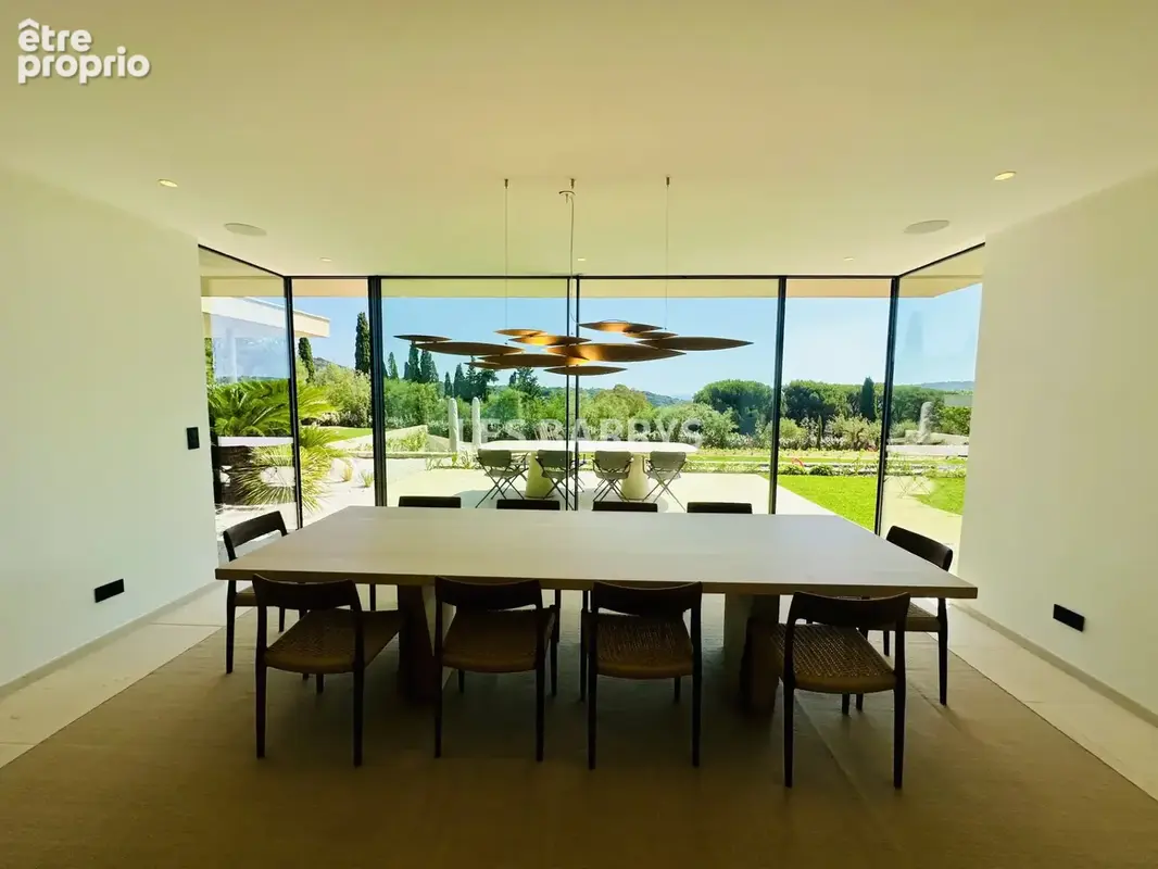 Propriété de standing à vendre à Ramatuelle, terrain 6600m2, piscine, pool house. - photo 6