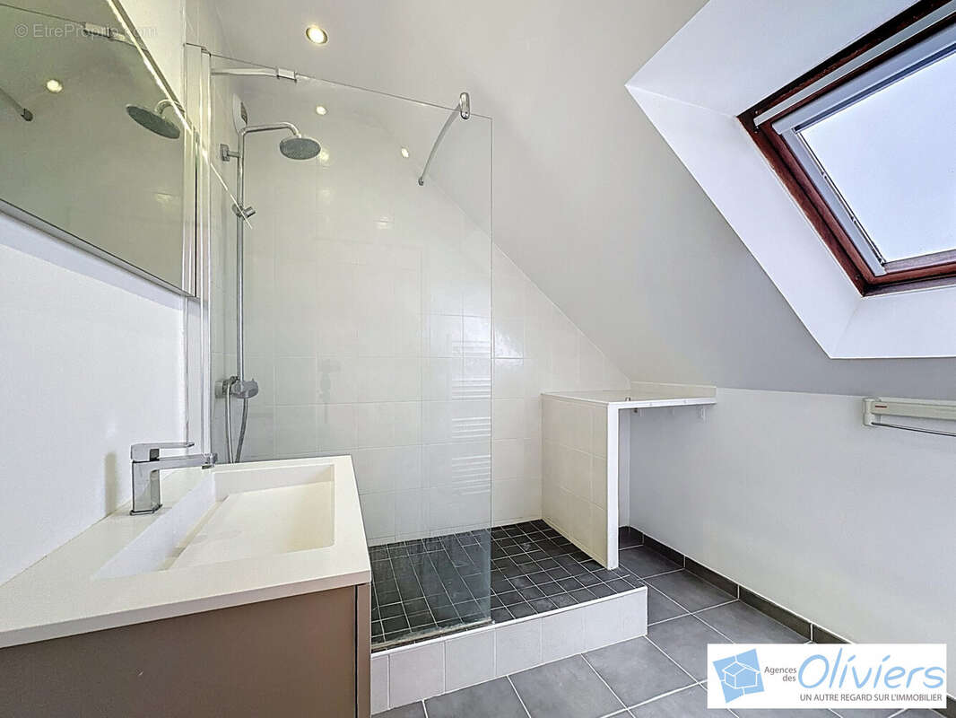 Appartement à VOISINS-LE-BRETONNEUX