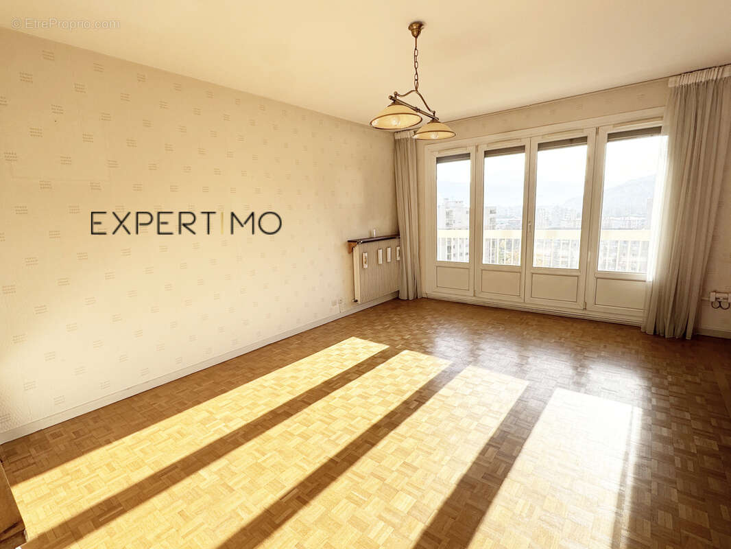 Appartement à SASSENAGE