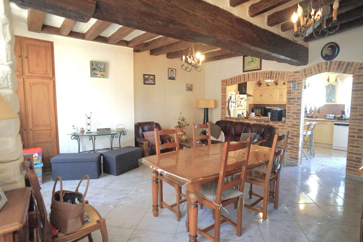 Maison à AILLANT-SUR-THOLON