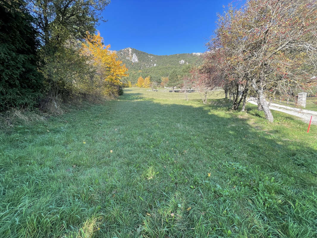 Terrain à SERANON