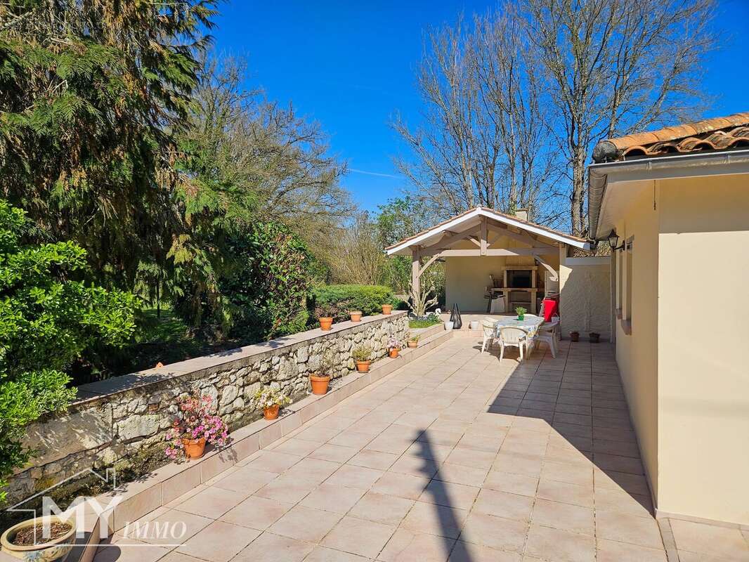 Maison à LA ROQUILLE