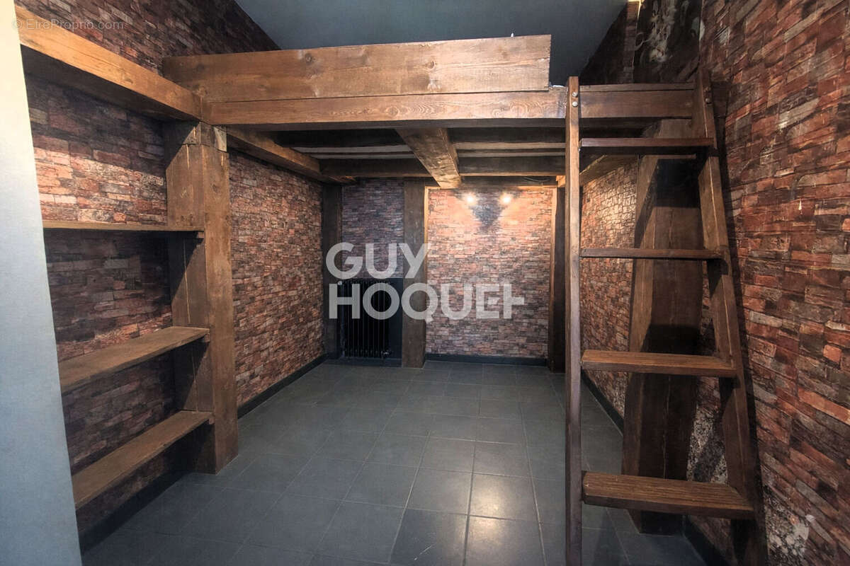 Appartement à SAINT-BONNET-LE-COURREAU