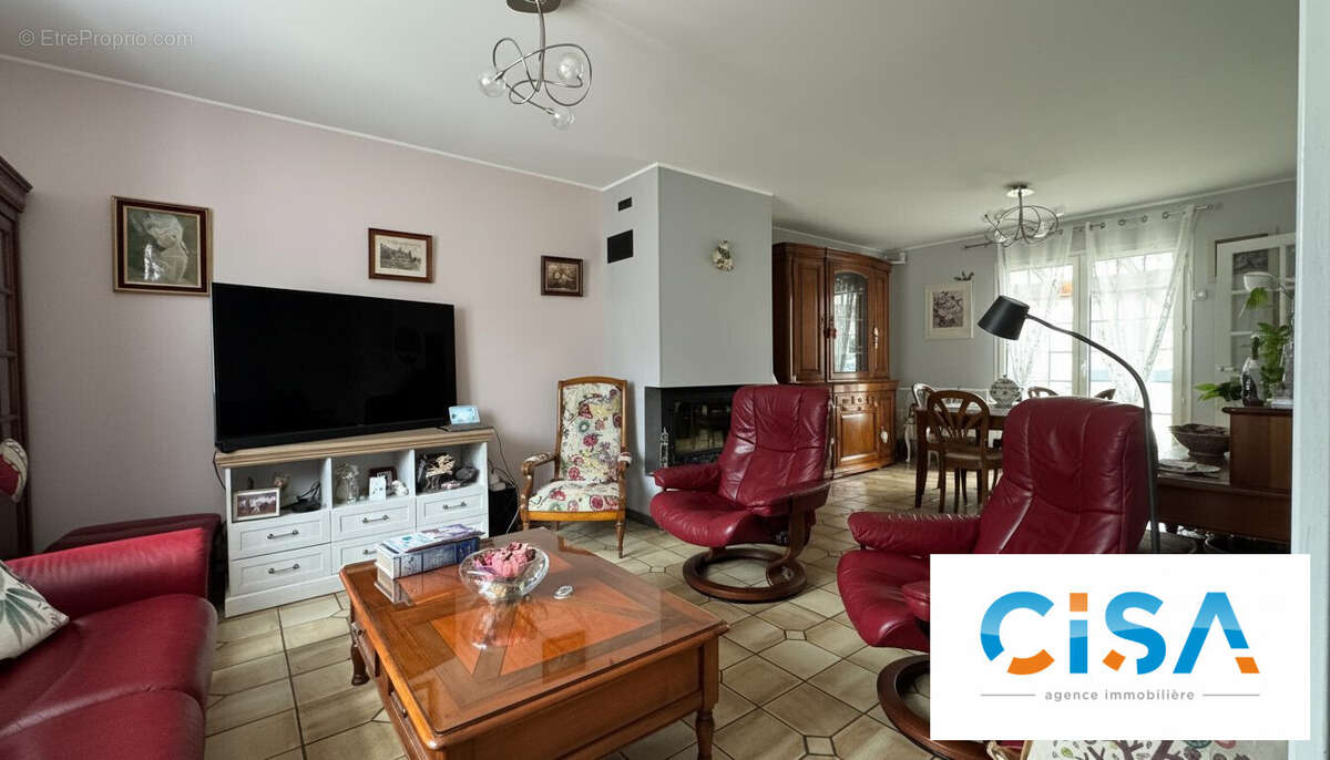 Maison à LACROIX-SAINT-OUEN