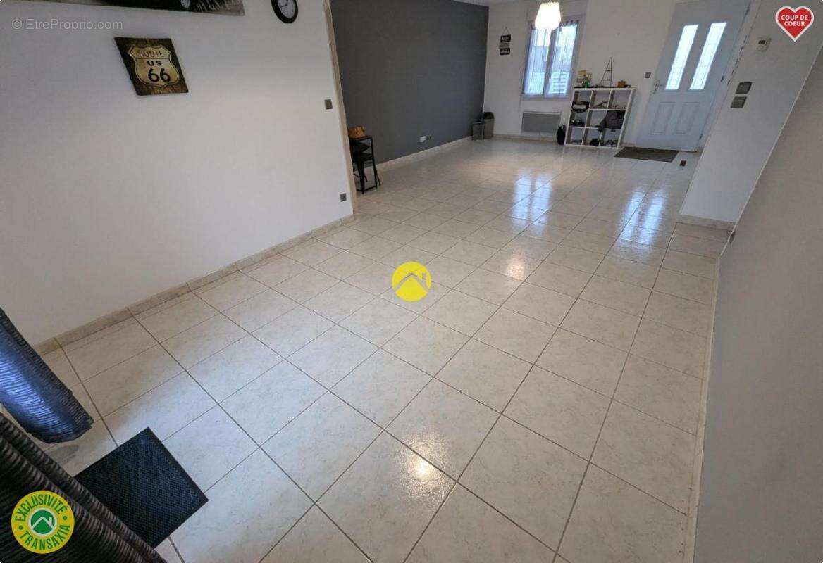 Maison à MOULINS-SUR-YEVRE