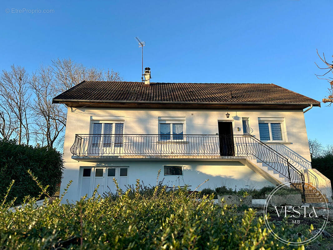 Maison à SAVIGNY-LE-SEC