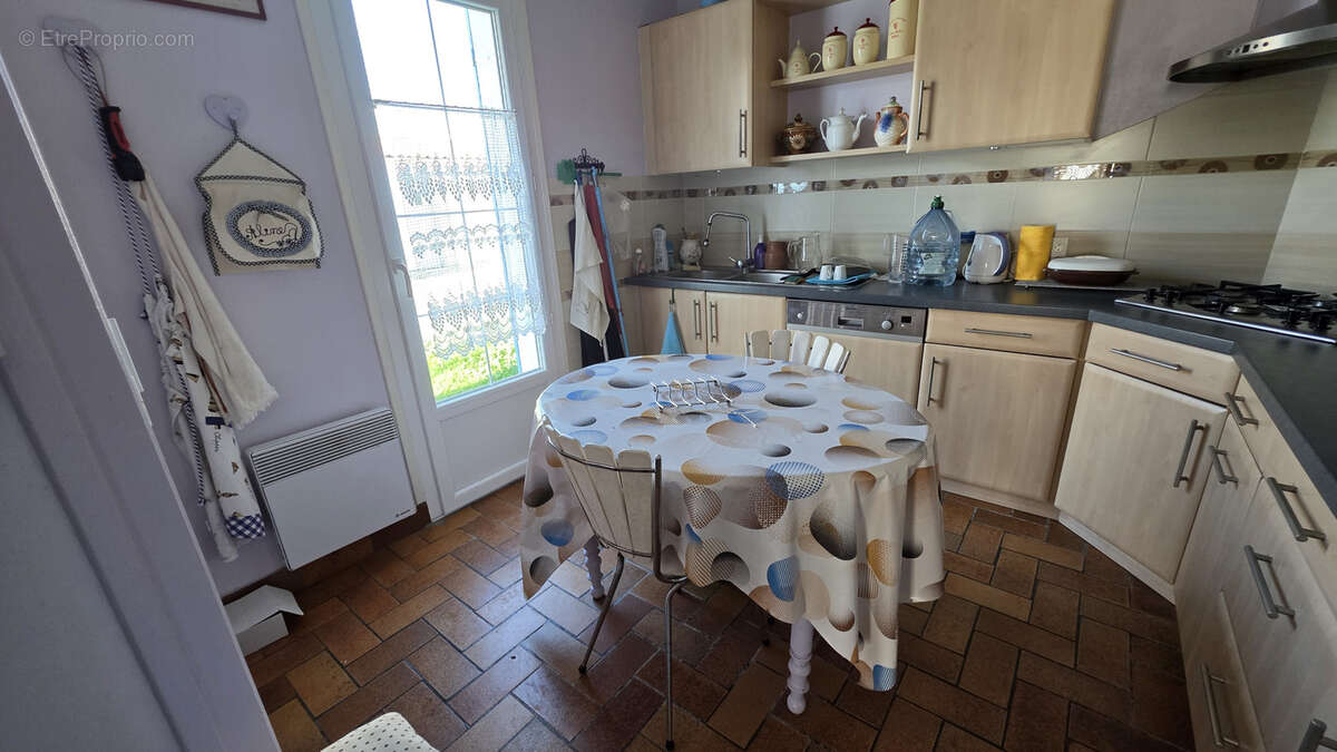Maison à LA BREE-LES-BAINS