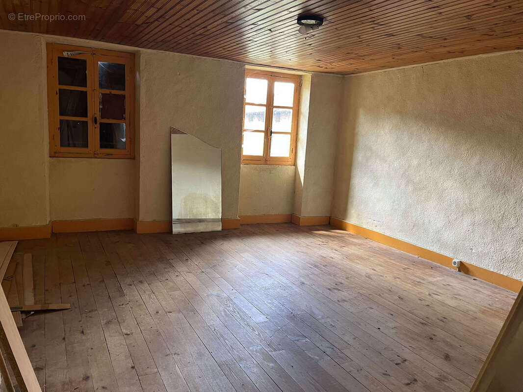 Maison à BELMONT-DE-LA-LOIRE