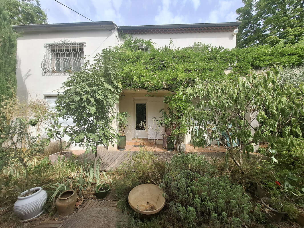 Maison bourgeoise avec jardin en centre village - photo 3