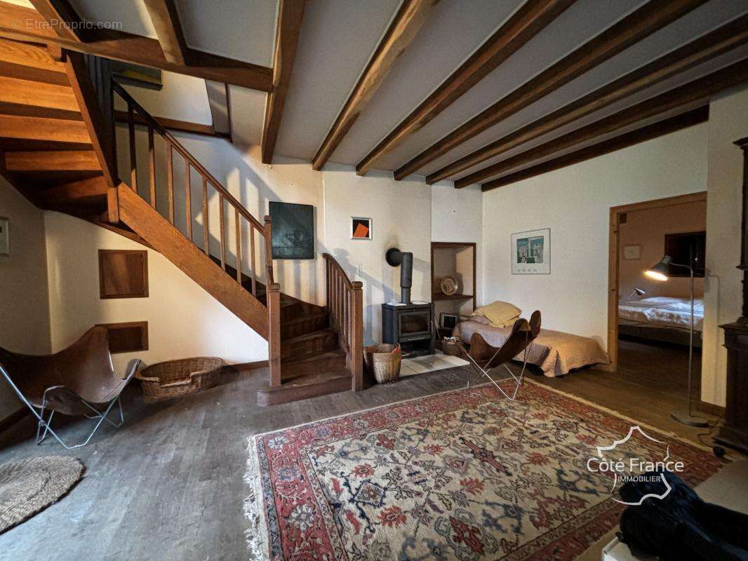 Ancien moulin avec droit d'eau et 2,2 hectares du terrain, C - photo 19