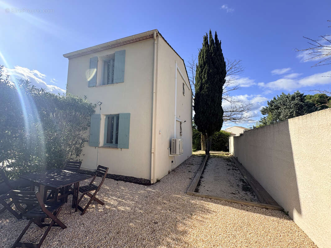 Maison à LA CALMETTE