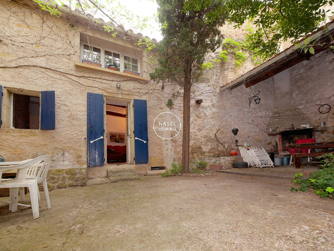 Maison à CASTELNAU-DE-GUERS