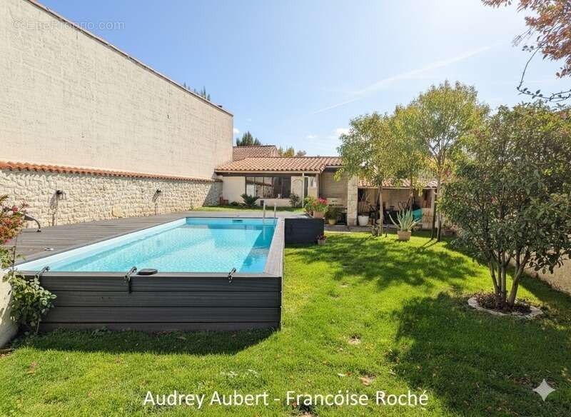 Maison à SAINT-JEAN-D&#039;ANGELY