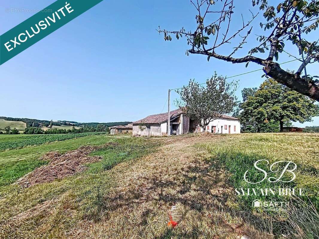 Maison 250 m² à Puycornet  - photo 2