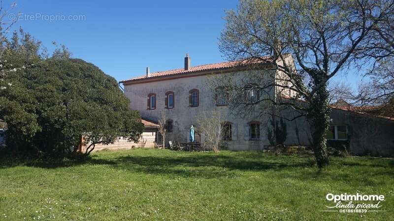 Maison à LA SALVETAT-SAINT-GILLES