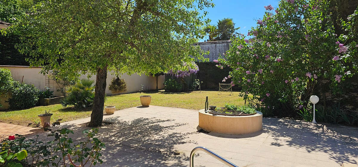 Maison avec piscine à Villeneuve/Lot proche écoles, lycées et commodités - photo 4