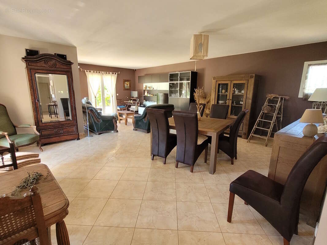 Maison à SAINT-GENIES-DE-FONTEDIT