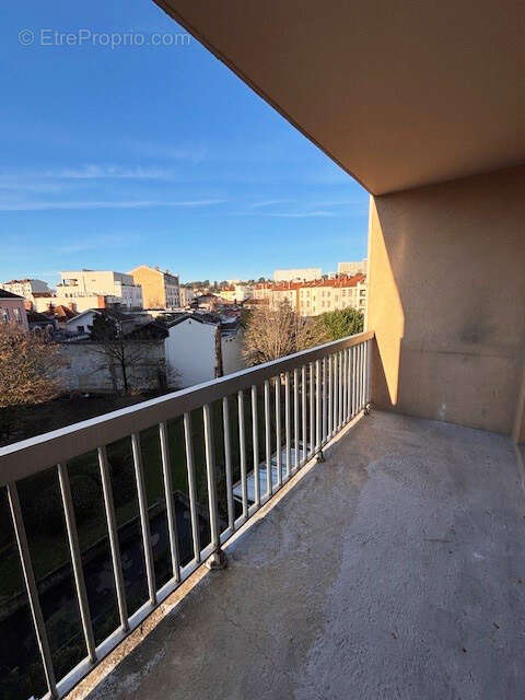 Appartement à LYON-9E