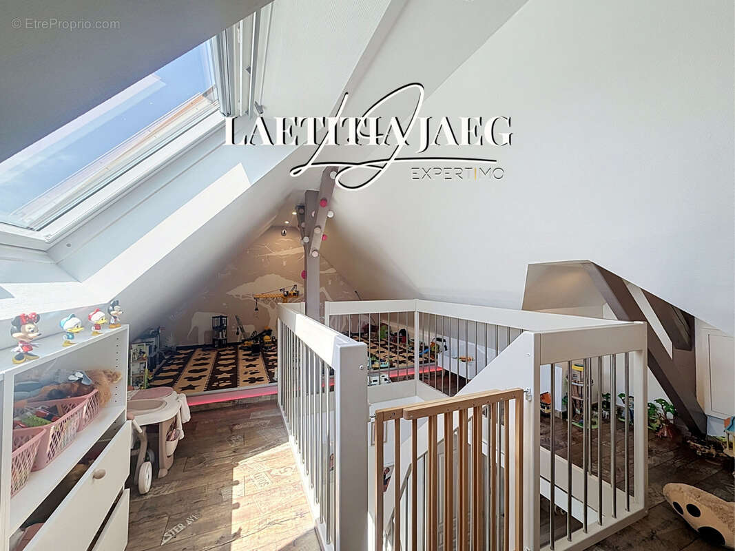 Appartement duplex 4 pièces   74 m2 carrez   109 m2 au sol   garage   parking   grenier   balcon couvert - photo 8