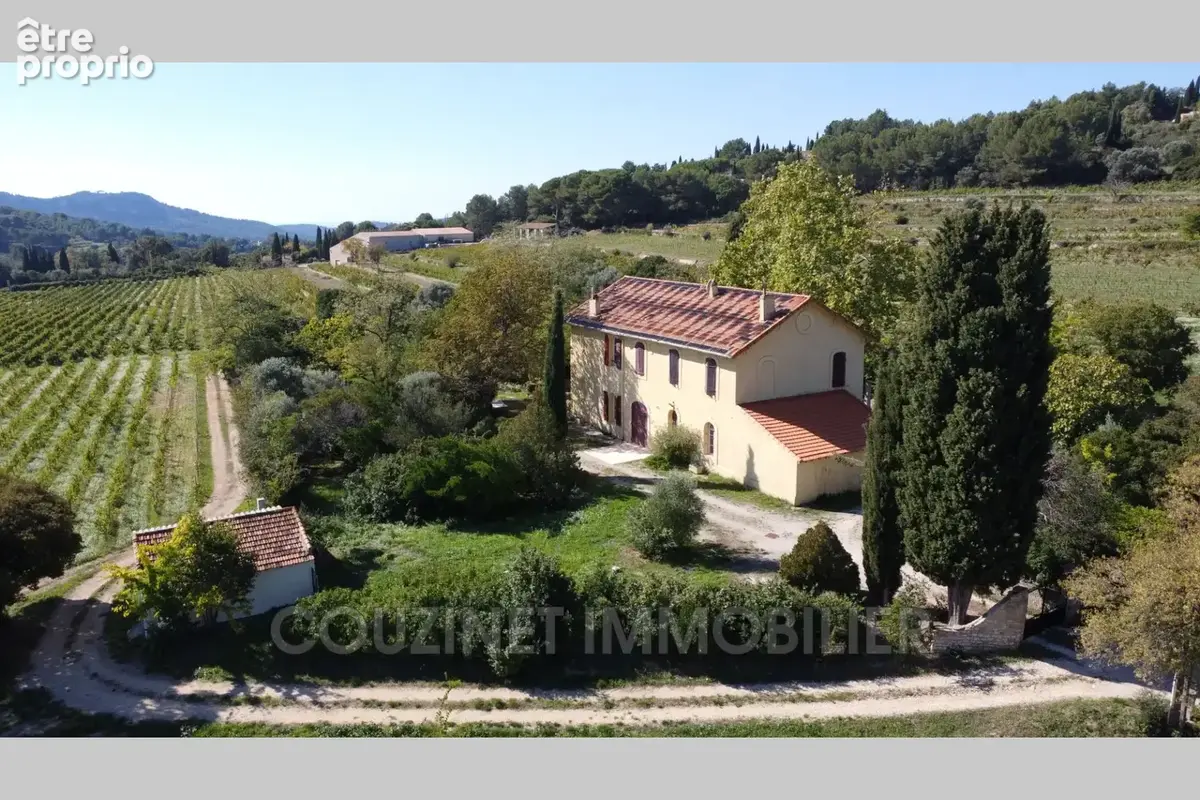 Maison 246 m² à vendre à Le Beausset (83330) - photo 2
