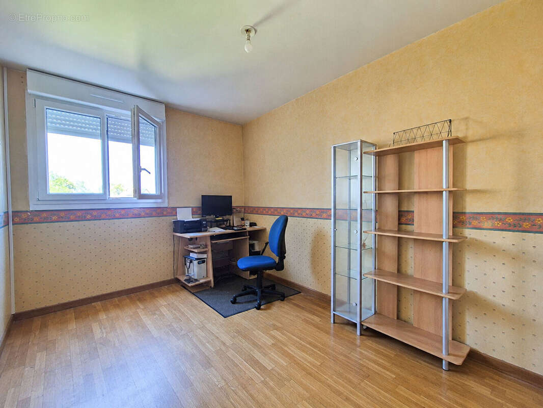Appartement à MONTIGNY-LE-BRETONNEUX