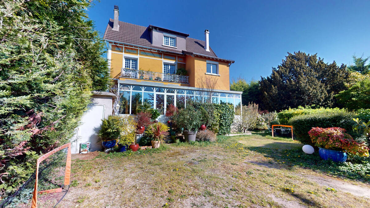 Maison à BRY-SUR-MARNE