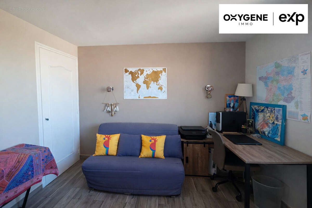 Chambre 2 avec rangement - Appartement à PERPIGNAN