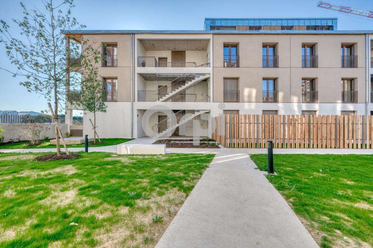 Appartement à BUSSY-SAINT-GEORGES