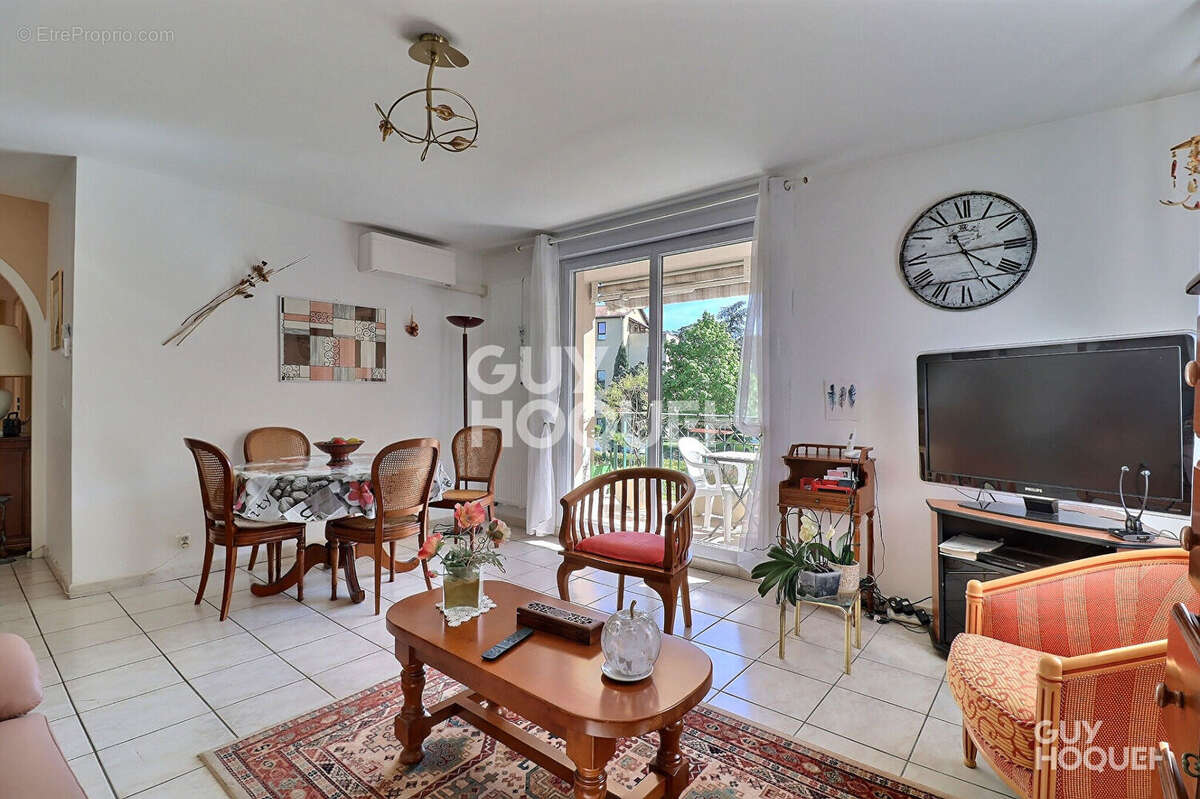 Appartement à CRAPONNE