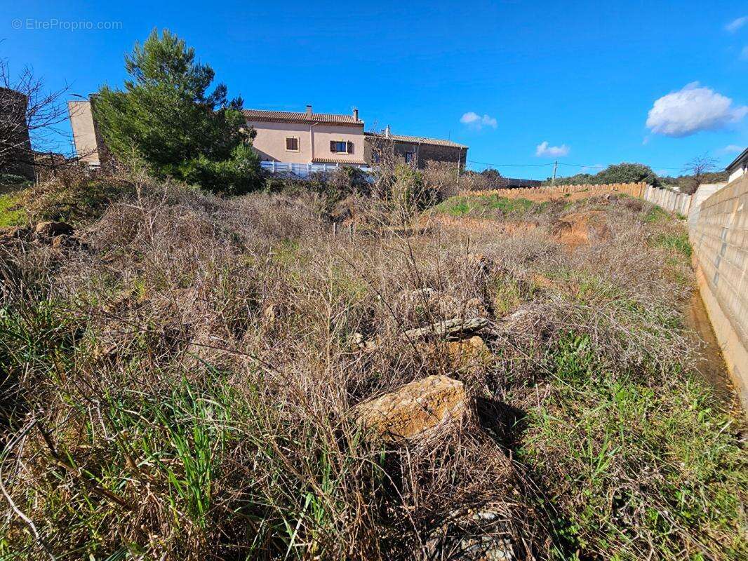 Terrain à CEBAZAN