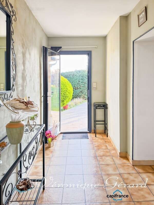 Maison de 134 m² de plain-pied, en pierre, sur plus de 5880 m² - photo 11
