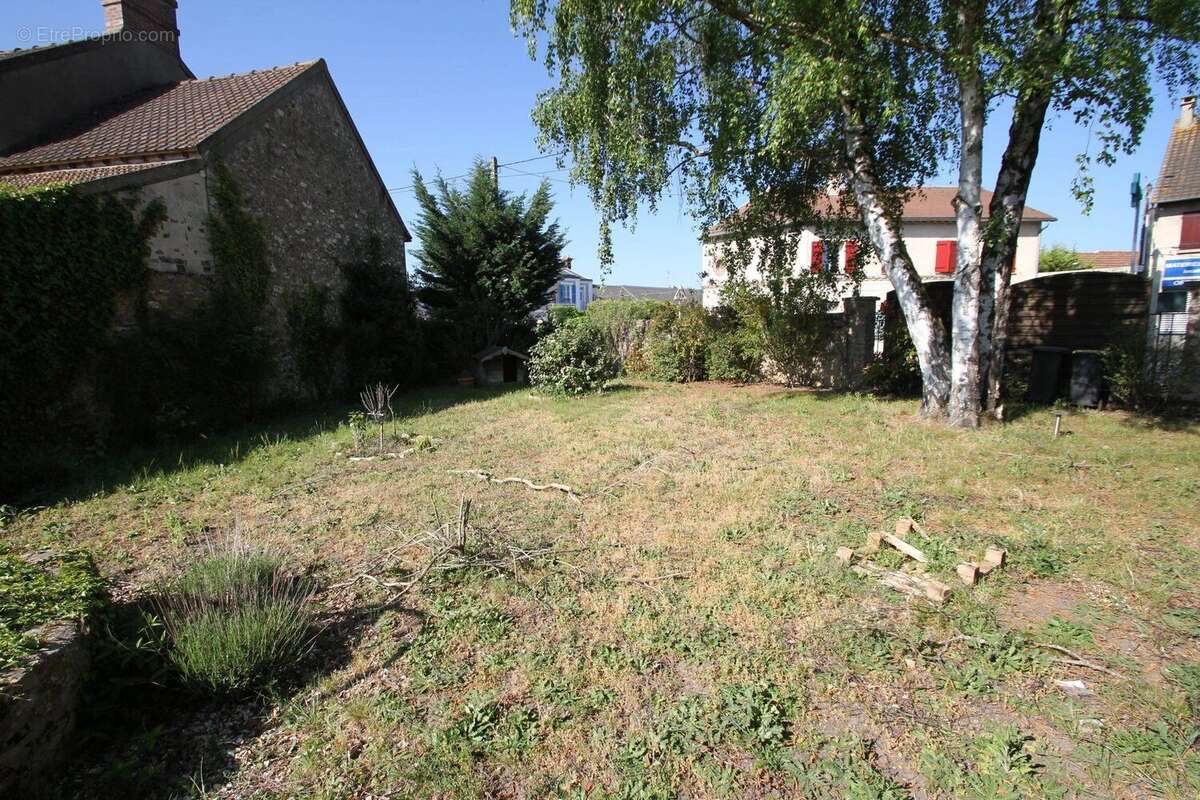 Maison à ANGERVILLIERS