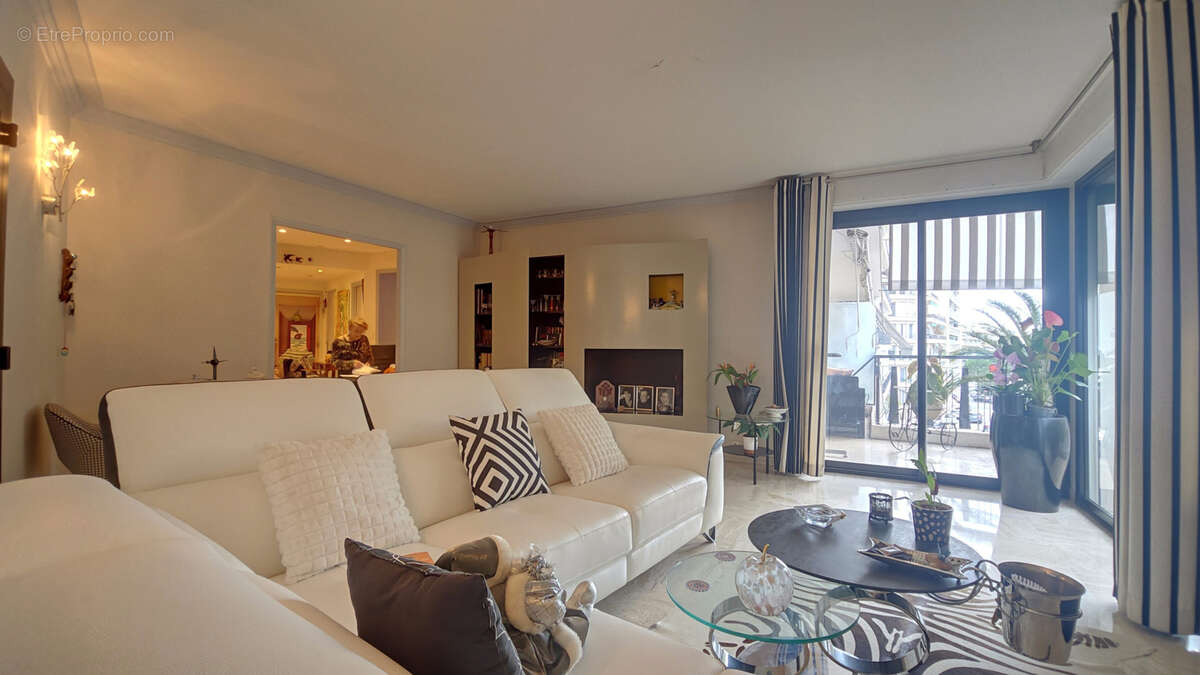 Appartement à LE CANNET