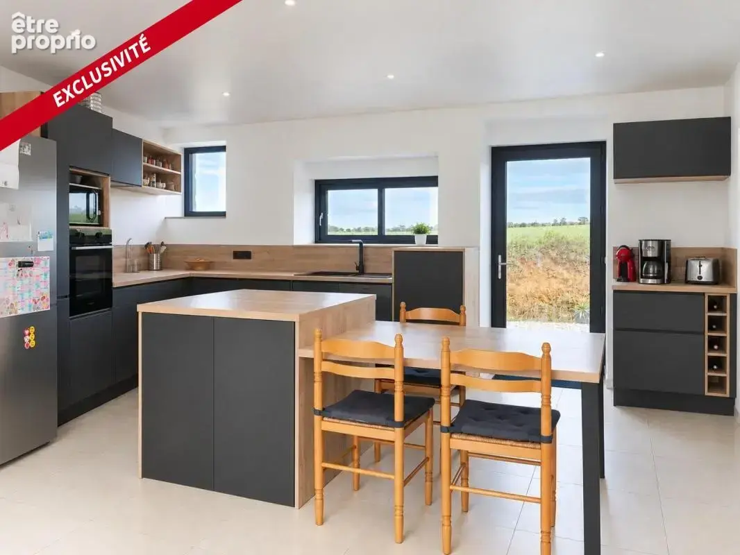 Corps de ferme, maison 220m², 6 pièces - photo 8