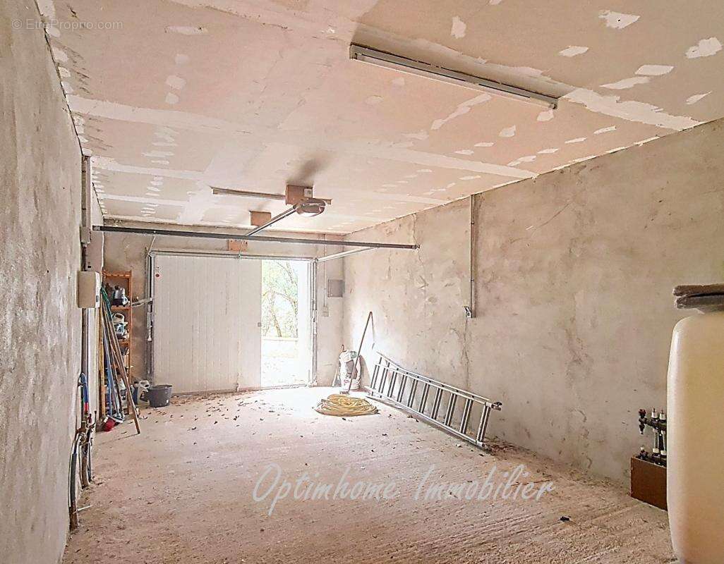 Maison de 2020 avec piscine, garage et jardin dans un environnement calme - photo 6