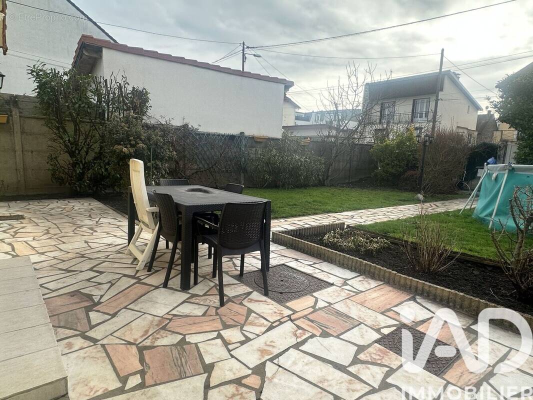 Photo 1 - Maison à SAINTE-GENEVIEVE-DES-BOIS