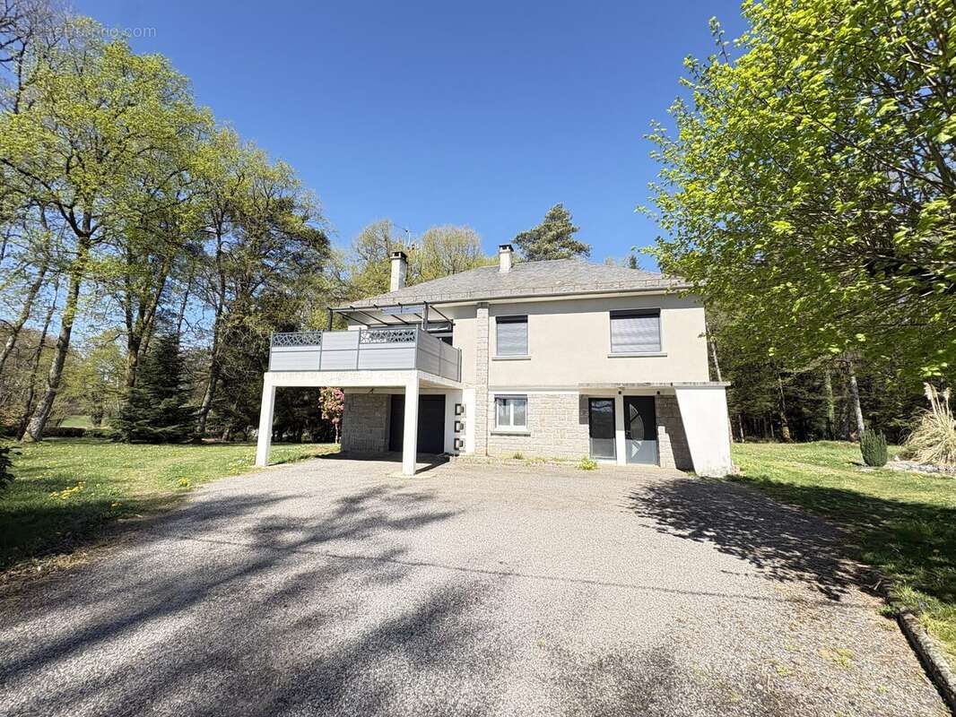 Maison à SAINT-PRIVAT