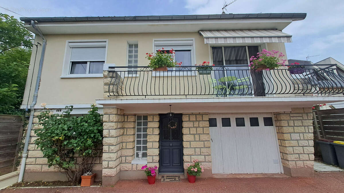 Maison à SAINT-REMY-LES-CHEVREUSE