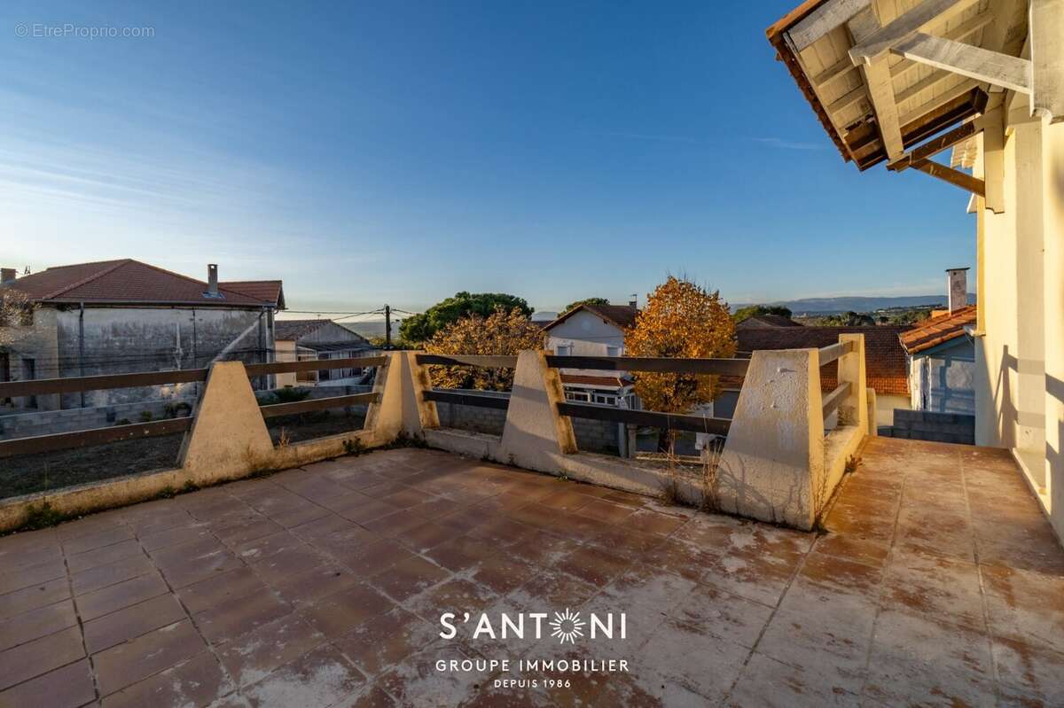 Maison à CORNEILHAN