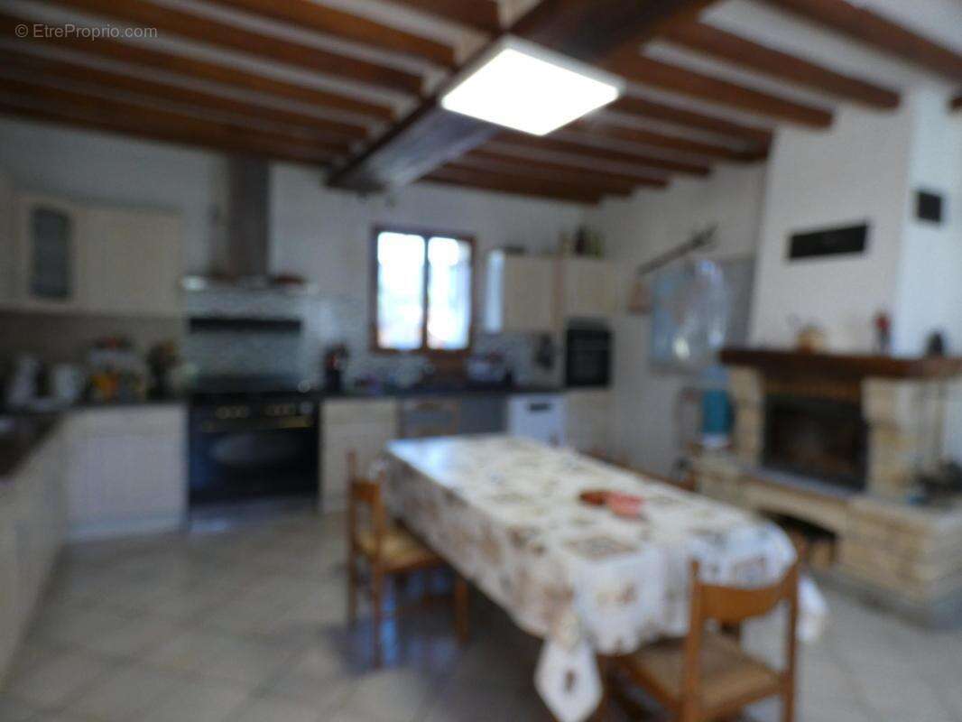 Maison à LE MELE-SUR-SARTHE