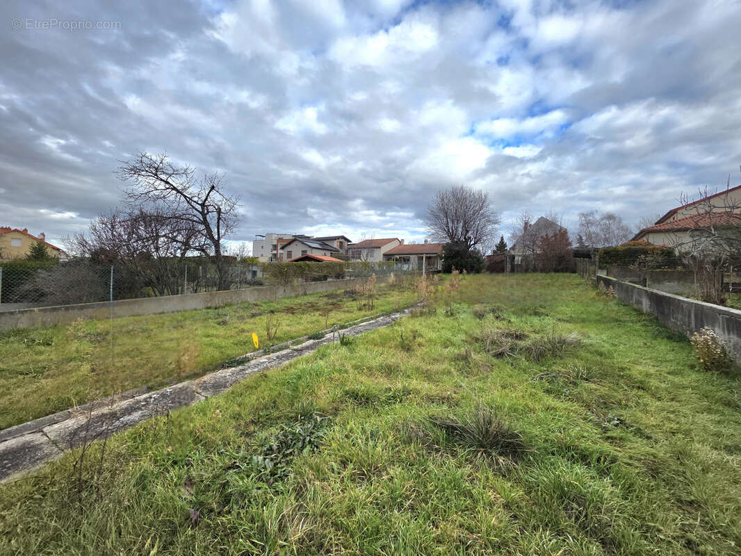 Terrain à CLERMONT-FERRAND