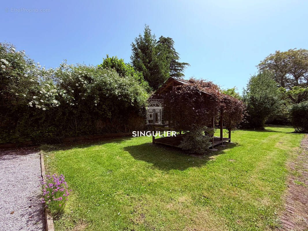 Maison à RAYE-SUR-AUTHIE